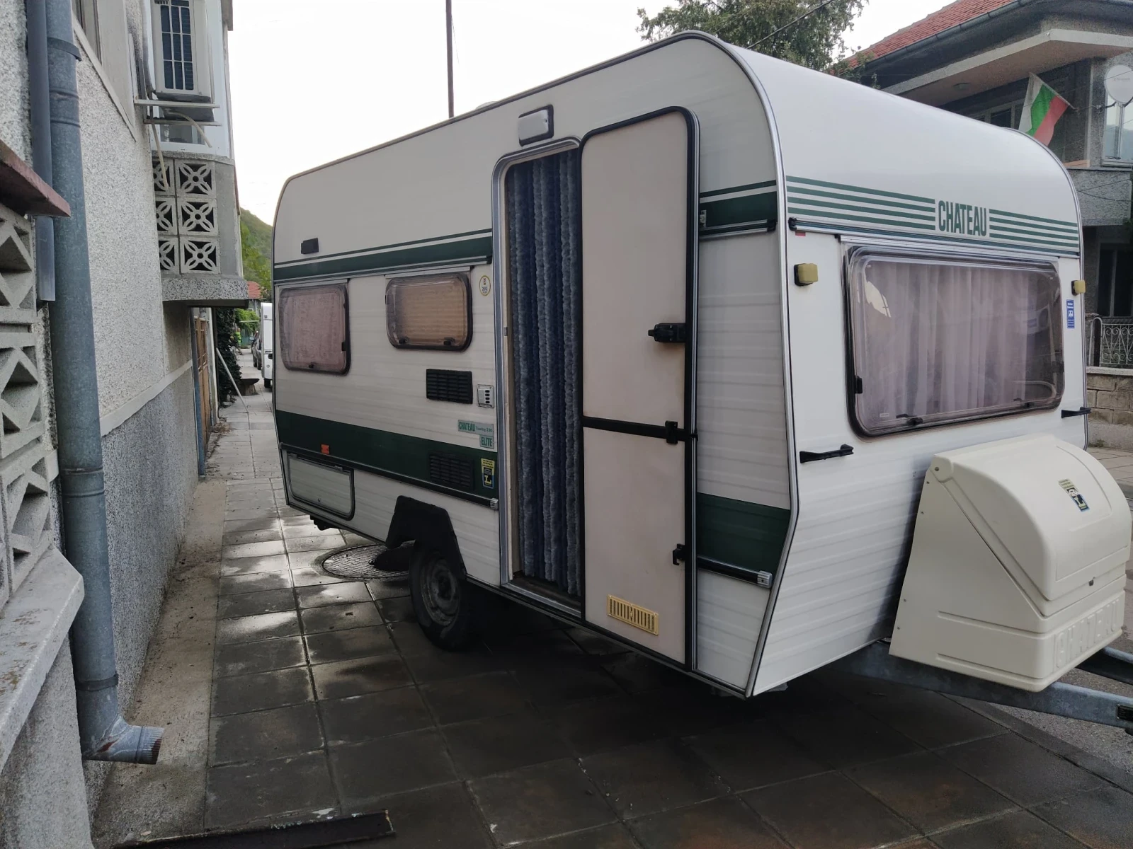 Каравана Chateau Touring 390 | Auto.bg — изображение 1 Каравана Chateau Touring 390 | Auto.bg — изображение 1