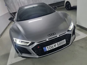 Снимка Audi R8