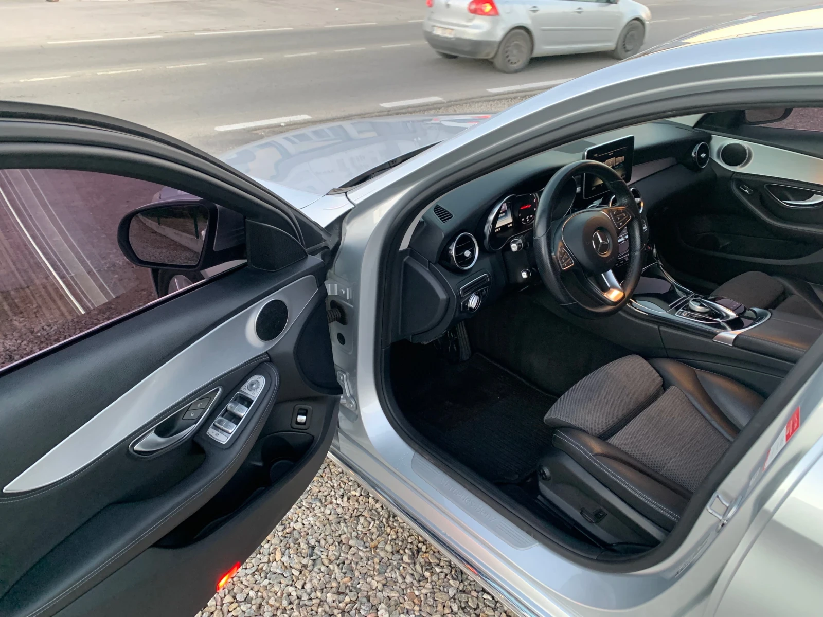 Mercedes-Benz C 220 220CDI.Много хубава!!!Собствен лизинг!!! - изображение 9 | Auto.bg Mercedes-Benz C 220 220CDI.Много хубава!!!Собствен лизинг!!! - изображение 9