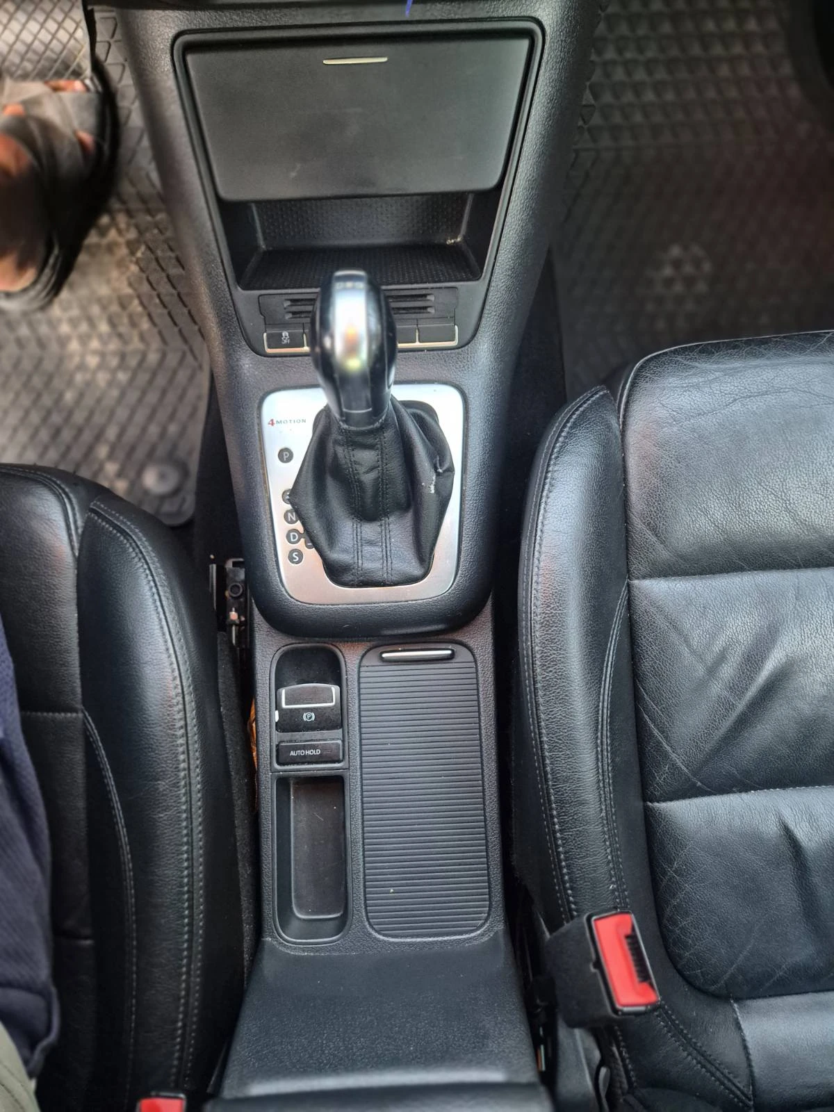 VW Tiguan 4х4;Навиг.;Кожа - изображение 9 | Auto.bg VW Tiguan 4х4;Навиг.;Кожа - изображение 9