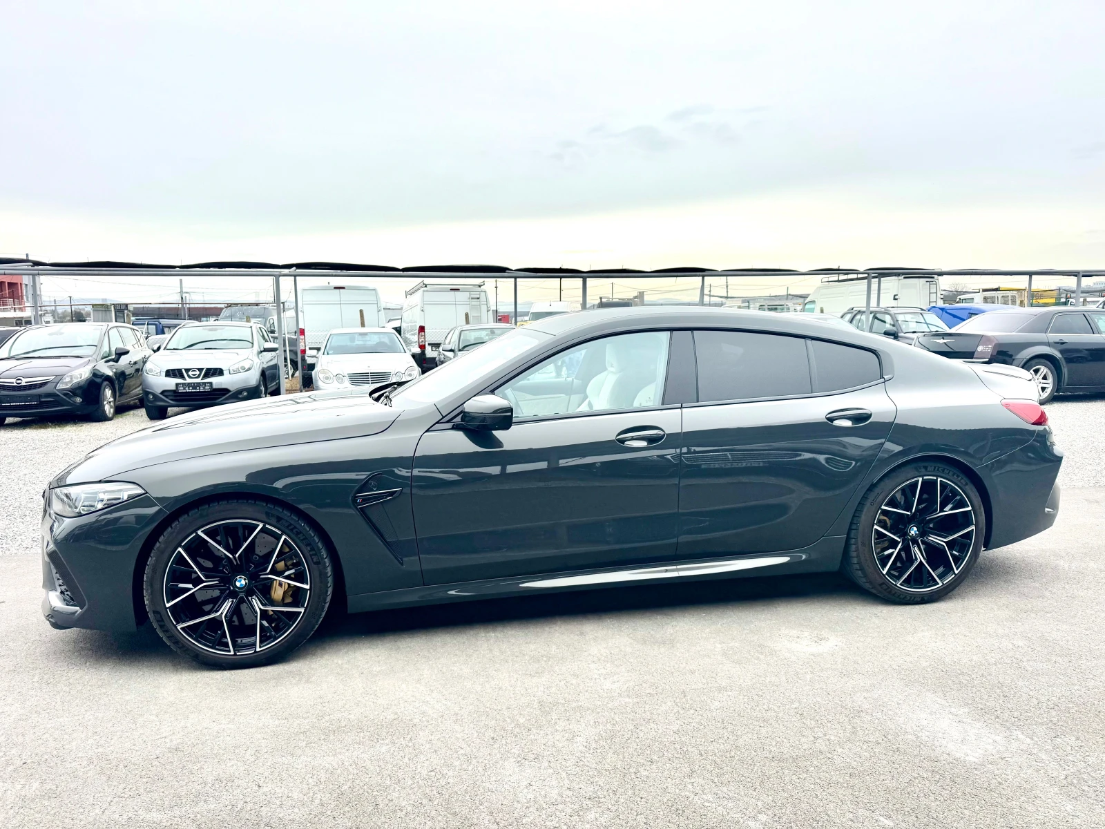 BMW M8 xDrive Gran Coupe Competition Carbon Keramik B&W - изображение 8 | Auto.bg BMW M8 xDrive Gran Coupe Competition Carbon Keramik B&W - изображение 8