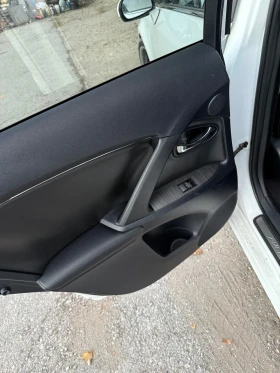Toyota Avensis 2.2 d-cat Keyless, Панорама  | Mobile.bg — малка снимка 13