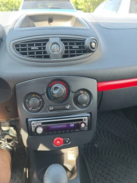 Renault Clio III, 5-door, 1.2 16V (65 кс) - 1250 € / 2444.79 лв. - 69588674 14 | Car24.bg Renault Clio III, 5-door, 1.2 16V (65 кс) - 1250 € / 2444.79 лв. - 69588674 14