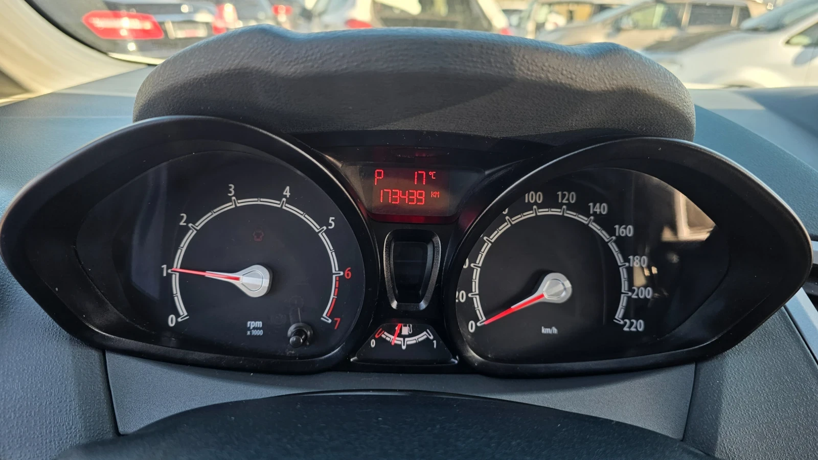 Ford Fiesta 1.4i-AVTOMAT - изображение 8 | Auto.bg Ford Fiesta 1.4i-AVTOMAT - изображение 8