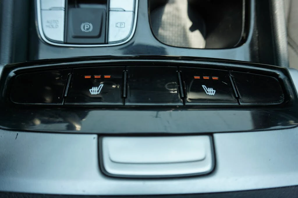 Hyundai Tucson ДВА ЧИФТА ГУМИ* ПОДГРЕВ* КАМЕРА* СЛЕДЕНЕ НА ЛЕНТИ - изображение 9 | Auto.bg Hyundai Tucson ДВА ЧИФТА ГУМИ* ПОДГРЕВ* КАМЕРА* СЛЕДЕНЕ НА ЛЕНТИ - изображение 9