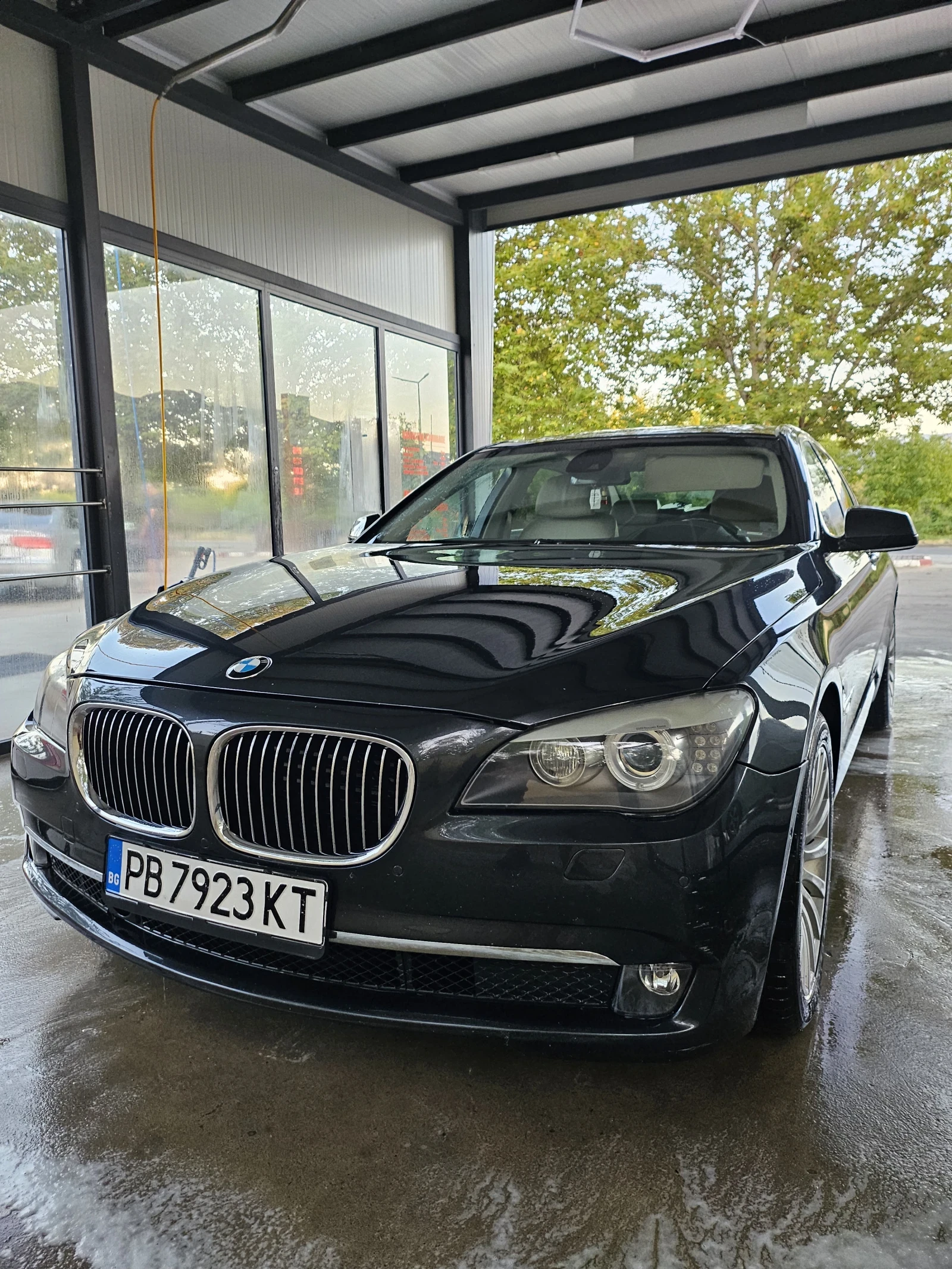 BMW 750 Xdrive V8 4.4l добро състояние  - изображение 2 | Auto.bg BMW 750 Xdrive V8 4.4l добро състояние  - изображение 2