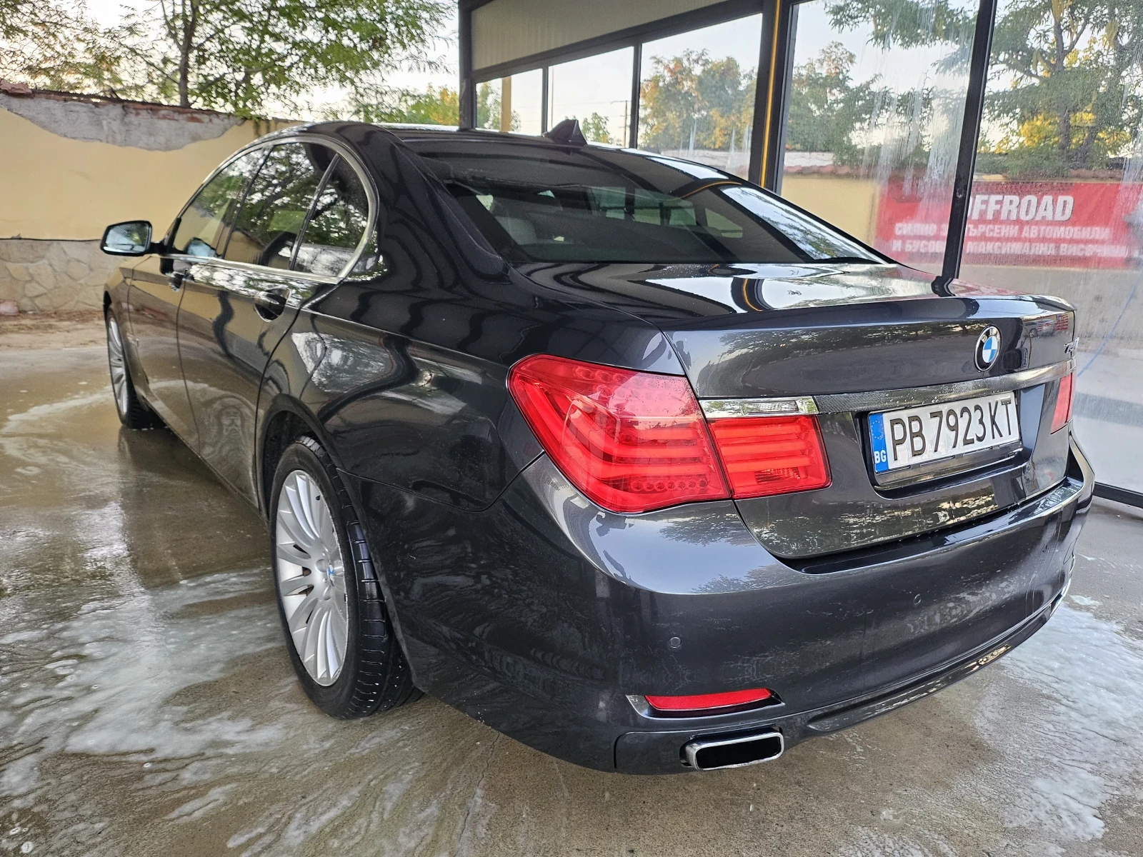 BMW 750 Xdrive V8 4.4l добро състояние  - изображение 3 | Auto.bg BMW 750 Xdrive V8 4.4l добро състояние  - изображение 3