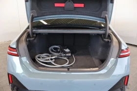 BMW i5 eDRIVE40/340HP/M-SPORT/H&K/HUD/CARBON/PANO/862f - 111199 лв. / 56855.15 € - 72897098 6 | Car24.bg BMW i5 eDRIVE40/340HP/M-SPORT/H&K/HUD/CARBON/PANO/862f - 111199 лв. / 56855.15 € - 72897098 6