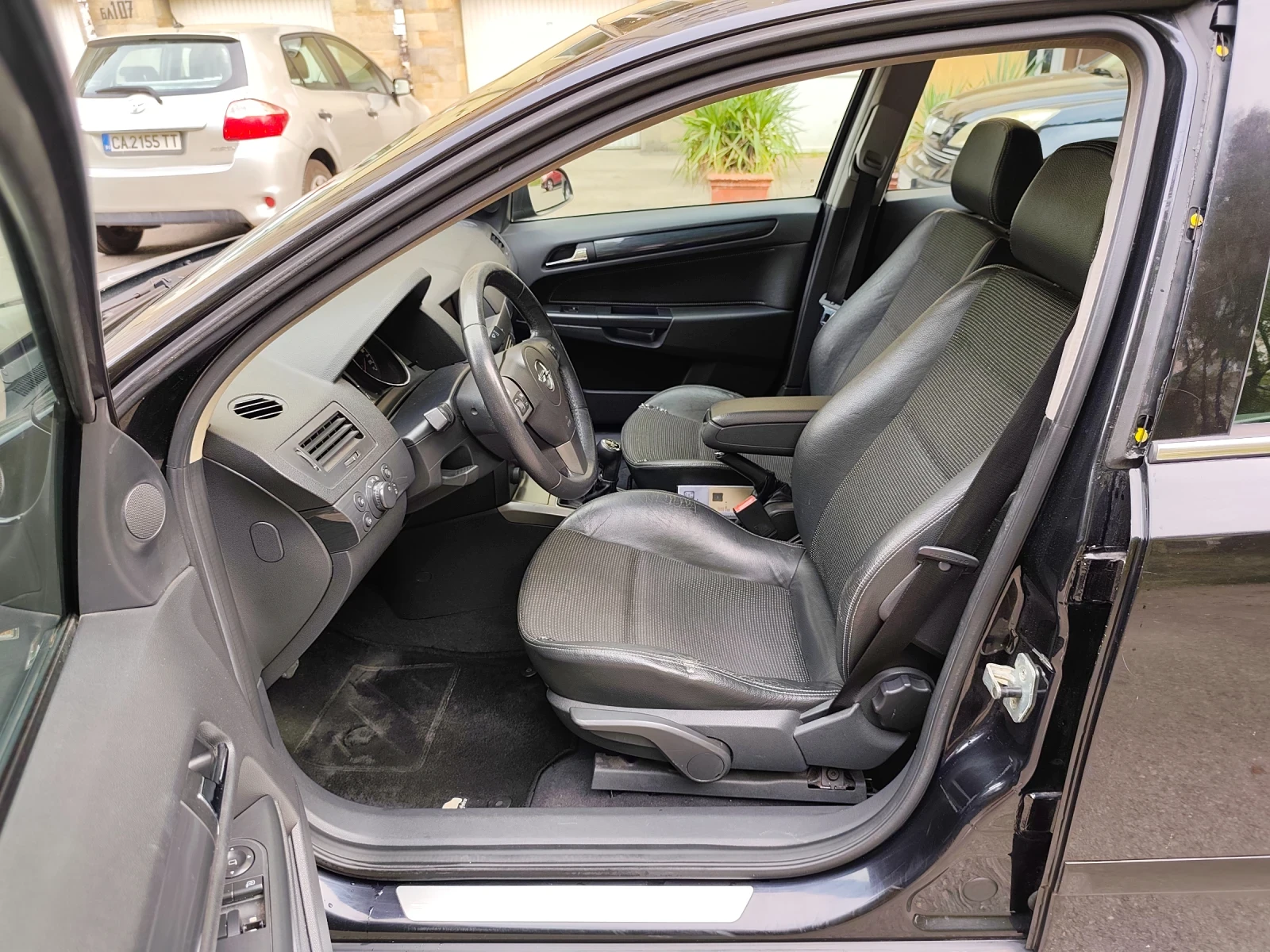 Opel Astra  1.7 CDTI * КЛИМАТРОНИК*  !ТОП! - изображение 9 | Auto.bg Opel Astra  1.7 CDTI * КЛИМАТРОНИК*  !ТОП! - изображение 9