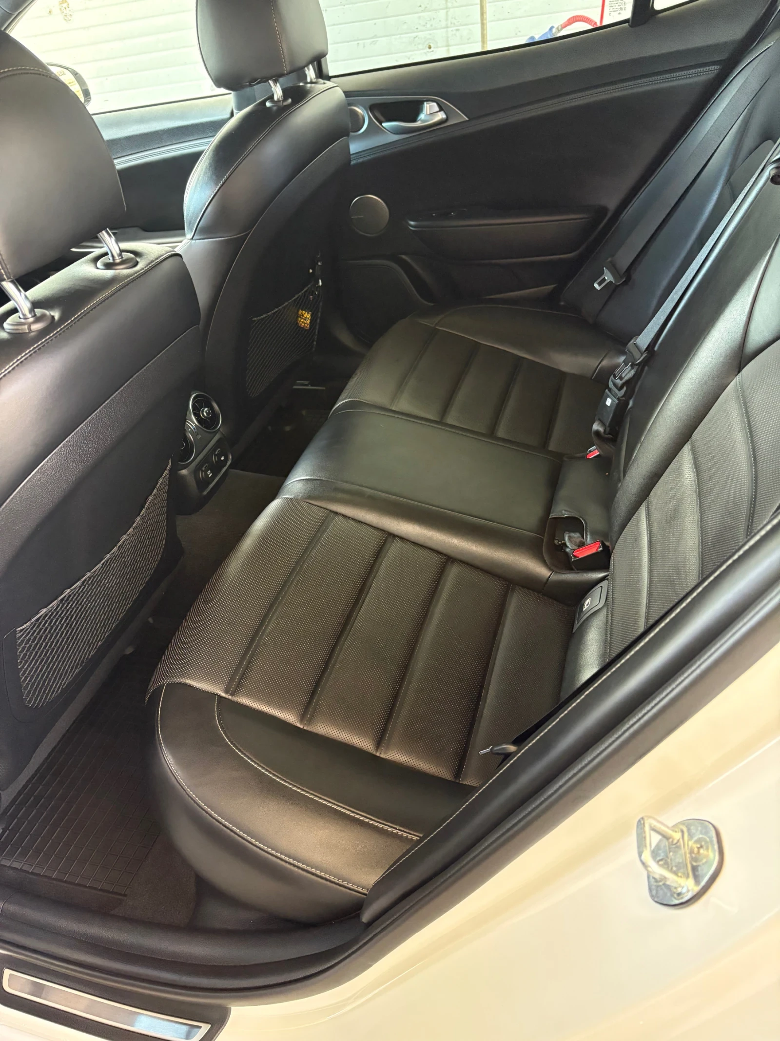 Kia Stinger Gt 3.3 full  - изображение 8 | Auto.bg Kia Stinger Gt 3.3 full  - изображение 8