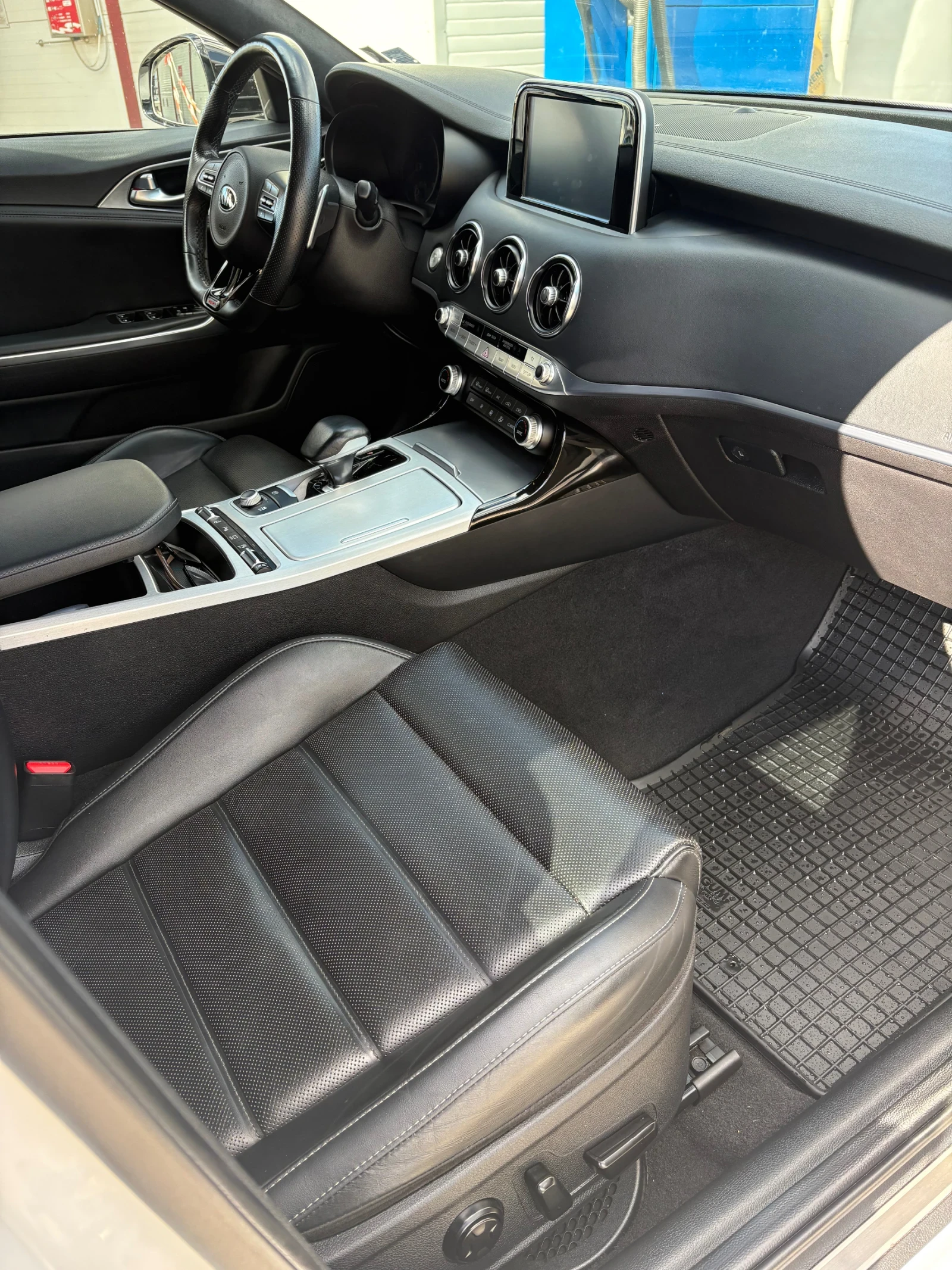 Kia Stinger Gt 3.3 full  - изображение 7 | Auto.bg Kia Stinger Gt 3.3 full  - изображение 7