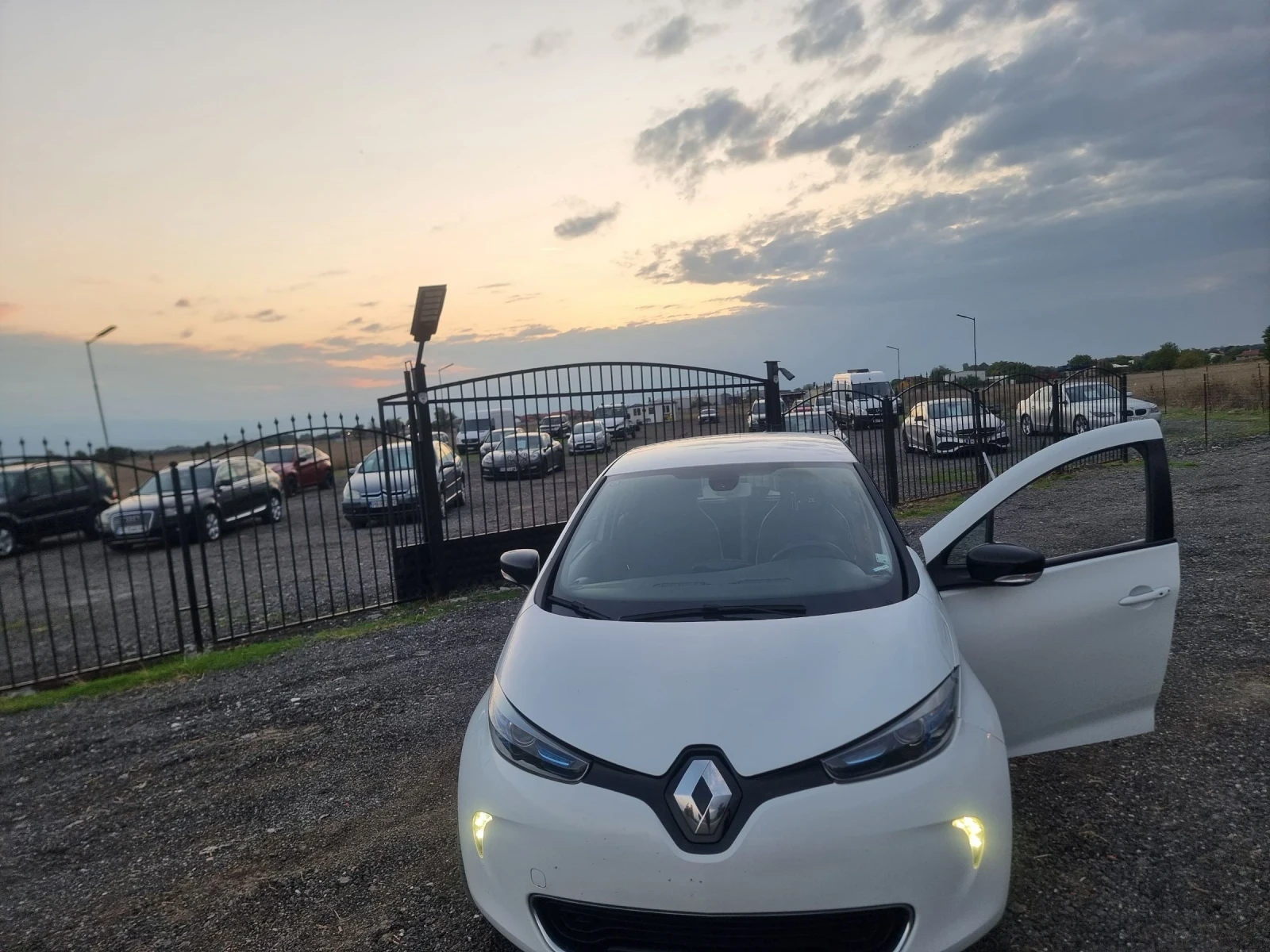 Renault Zoe  - изображение 9 | Auto.bg Renault Zoe  - изображение 9