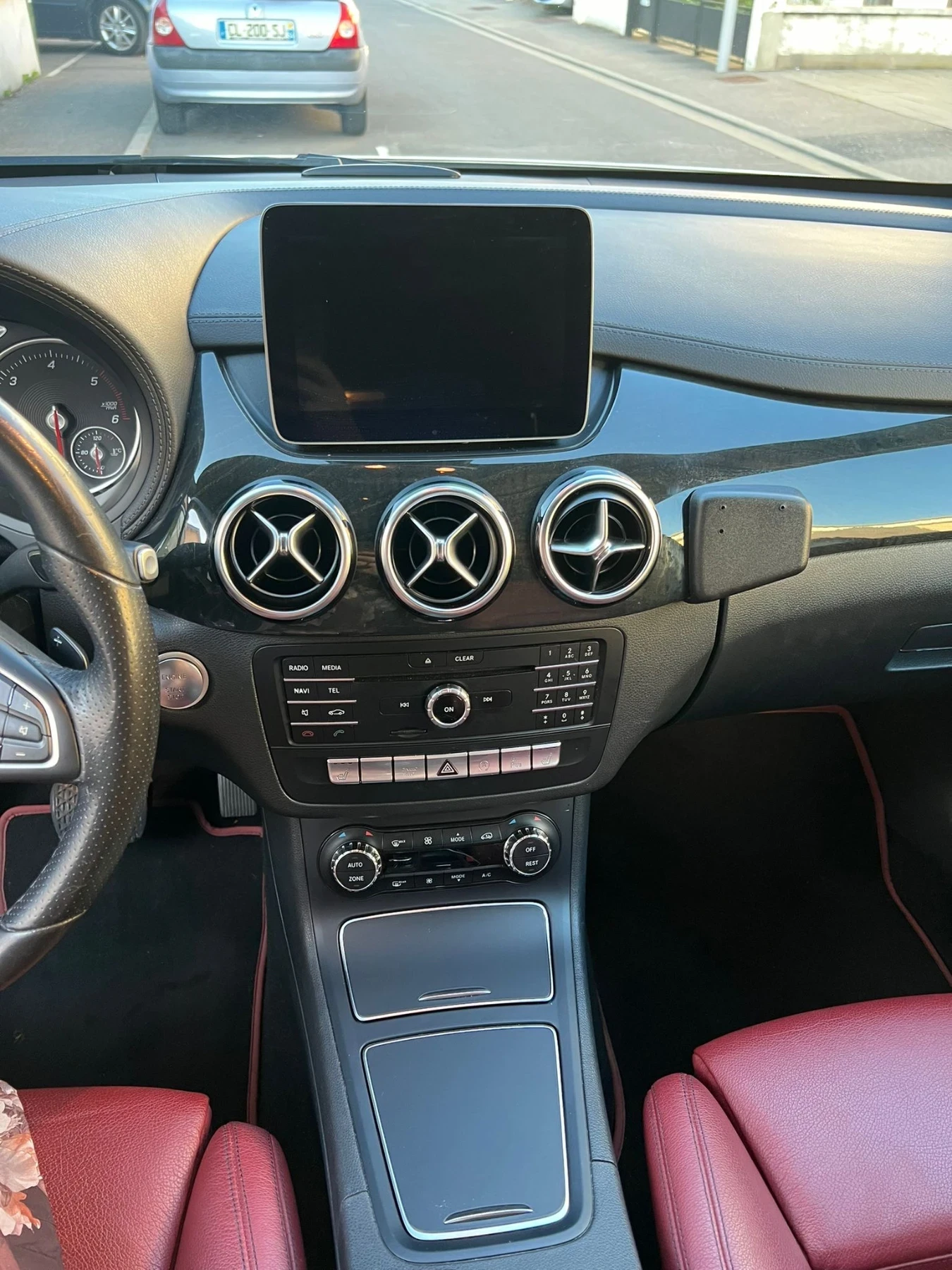 Mercedes-Benz B 200 Exclusive!! Спешна продажба  - изображение 6 | Auto.bg Mercedes-Benz B 200 Exclusive!! Спешна продажба  - изображение 6