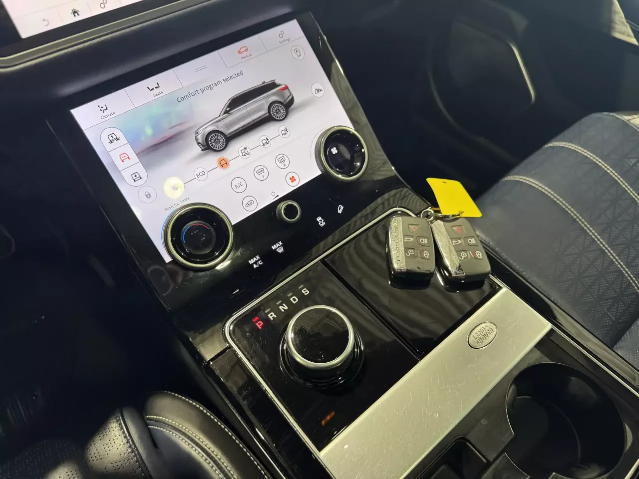 Land Rover Range Rover Velar P380 R-Dynamic HSE* Pano* Camera* CarPlay*  - изображение 9 | Auto.bg Land Rover Range Rover Velar P380 R-Dynamic HSE* Pano* Camera* CarPlay*  - изображение 9