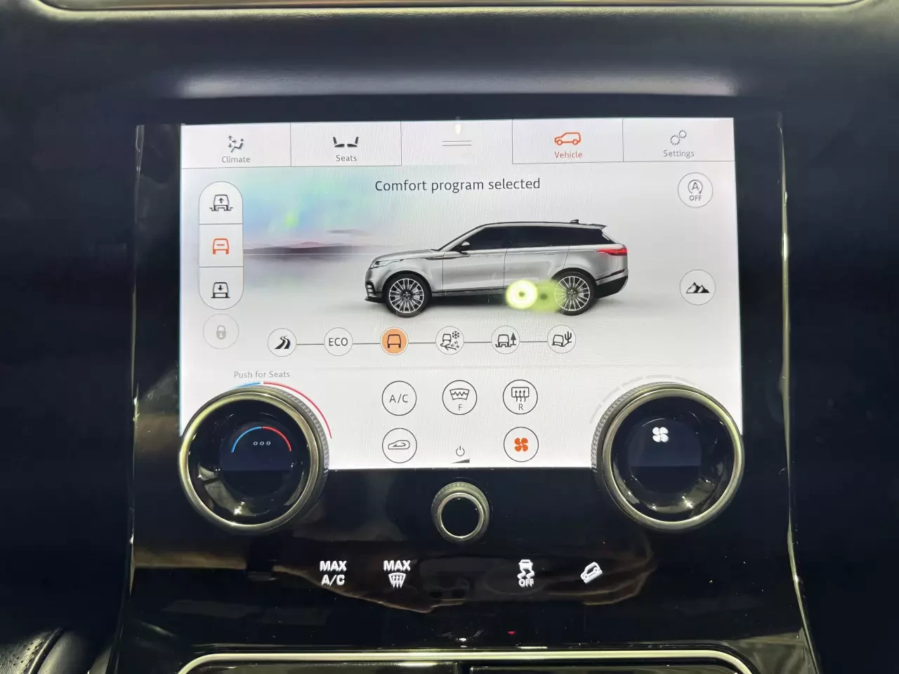 Land Rover Range Rover Velar P380 R-Dynamic HSE* Pano* Camera* CarPlay*  - изображение 8 | Auto.bg Land Rover Range Rover Velar P380 R-Dynamic HSE* Pano* Camera* CarPlay*  - изображение 8