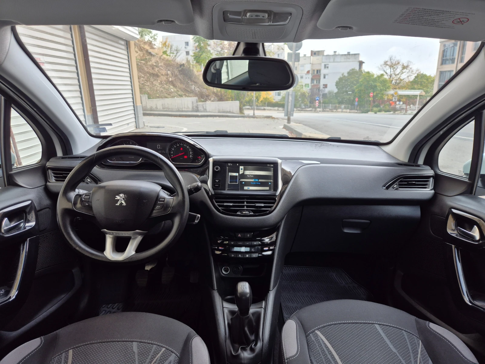 Peugeot 208 1.6HDI 92к.с. - изображение 7 | Auto.bg Peugeot 208 1.6HDI 92к.с. - изображение 7