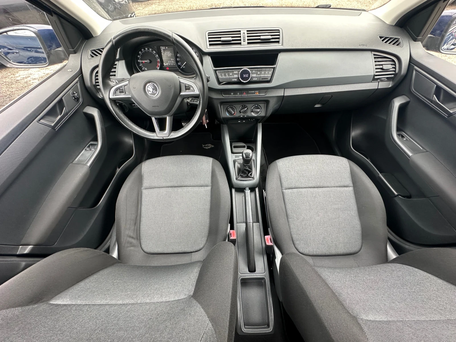 Skoda Fabia 1.4TDI* KLIMA* REALNI KM*  - изображение 9 | Auto.bg Skoda Fabia 1.4TDI* KLIMA* REALNI KM*  - изображение 9