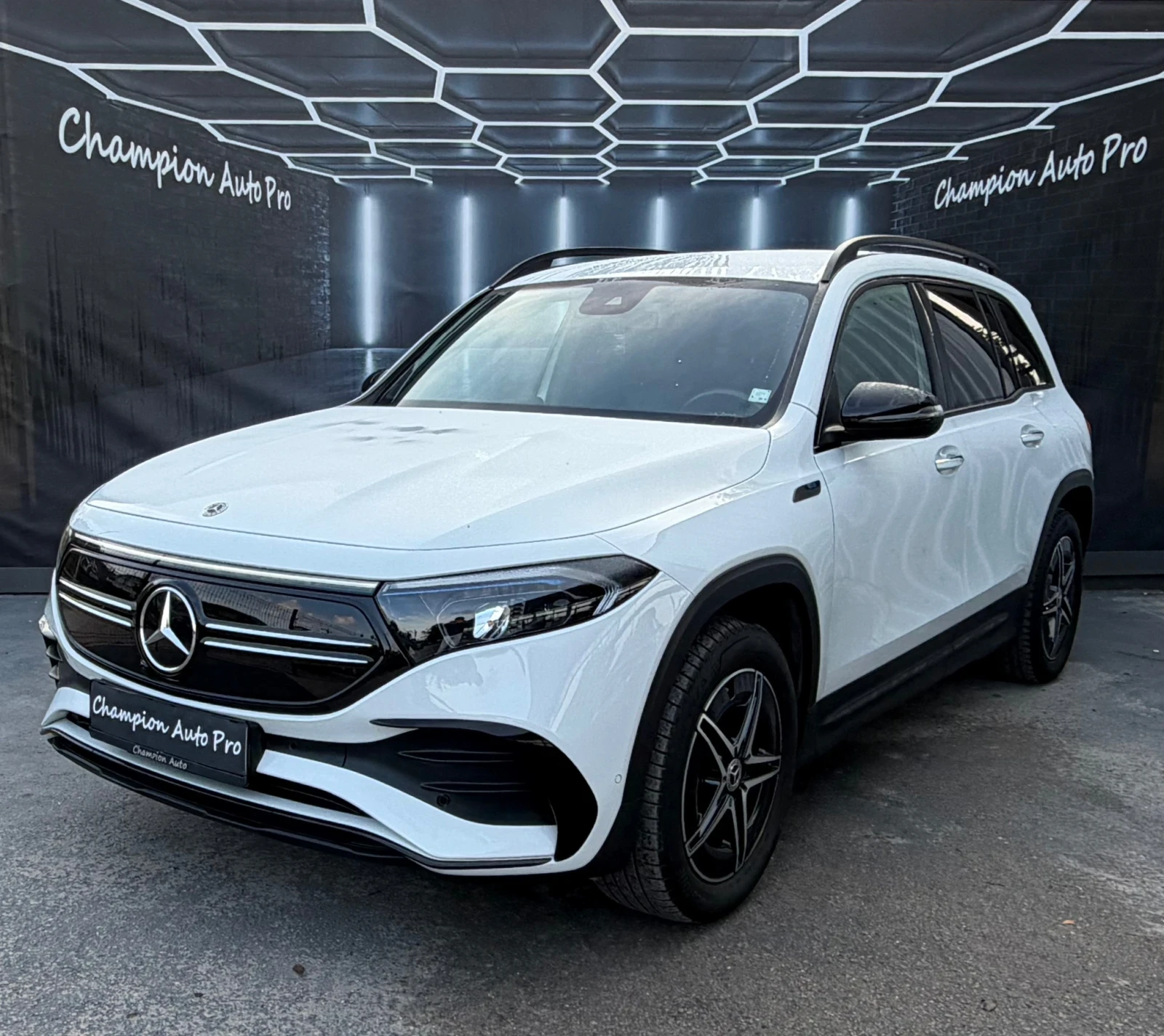 Mercedes-Benz EQB 350 AMG 4Matic | Auto.bg — изображение 1 Mercedes-Benz EQB 350 AMG 4Matic | Auto.bg — изображение 1