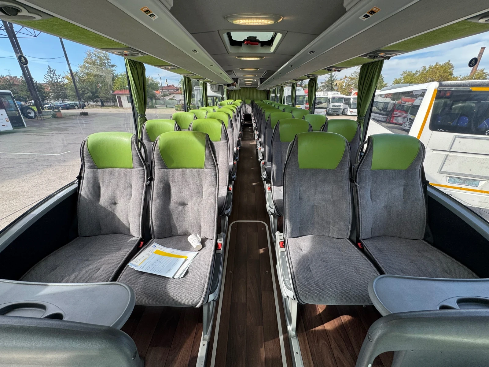 Mercedes-Benz Tourismo O 350 RHD 16RHD M2 ТОП АВТОБУС - изображение 9 | Auto.bg Mercedes-Benz Tourismo O 350 RHD 16RHD M2 ТОП АВТОБУС - изображение 9