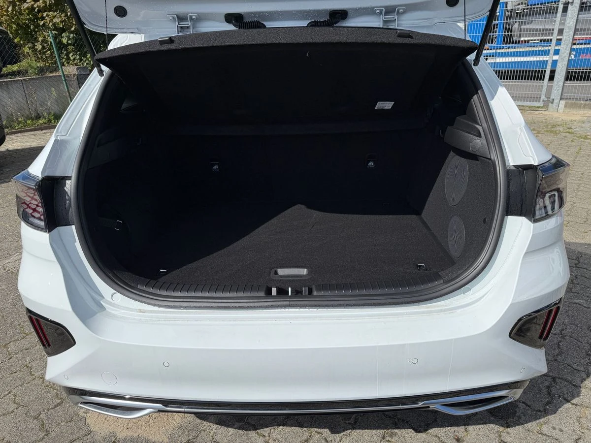 Kia Ceed Kia cee'd 1.5 TGDI GT Line* АВТОФИНАНСИРАНЕ* Б - изображение 8 | Auto.bg Kia Ceed Kia cee'd 1.5 TGDI GT Line* АВТОФИНАНСИРАНЕ* Б - изображение 8