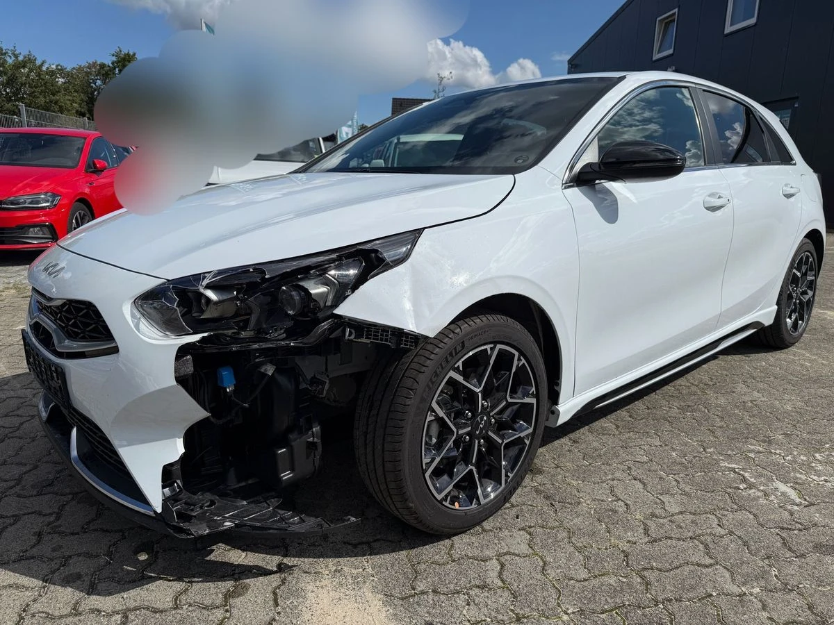 Kia Ceed Kia cee'd 1.5 TGDI GT Line* АВТОФИНАНСИРАНЕ* Б - изображение 2 | Auto.bg Kia Ceed Kia cee'd 1.5 TGDI GT Line* АВТОФИНАНСИРАНЕ* Б - изображение 2