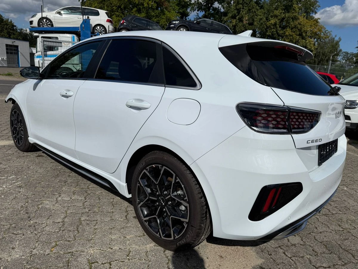 Kia Ceed Kia cee'd 1.5 TGDI GT Line* АВТОФИНАНСИРАНЕ* Б - изображение 7 | Auto.bg Kia Ceed Kia cee'd 1.5 TGDI GT Line* АВТОФИНАНСИРАНЕ* Б - изображение 7