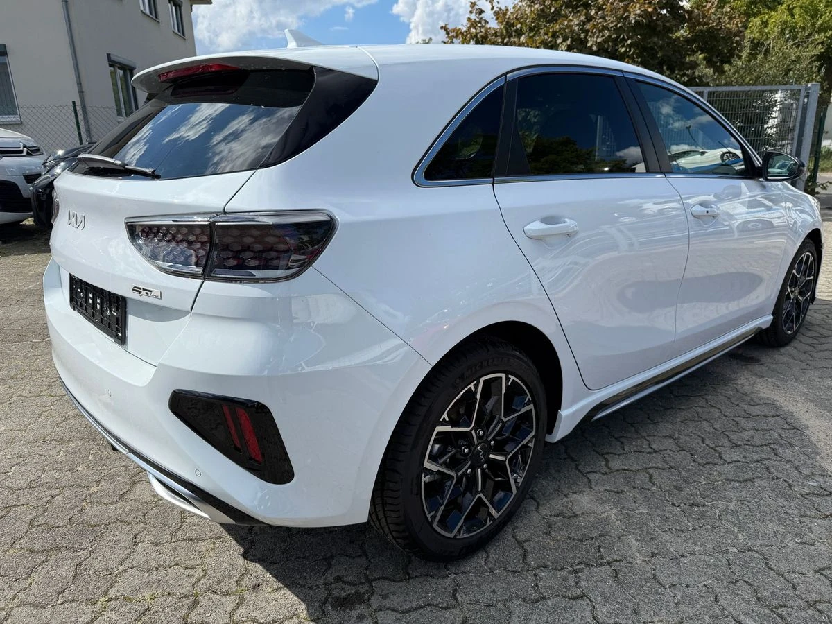 Kia Ceed Kia cee'd 1.5 TGDI GT Line* АВТОФИНАНСИРАНЕ* Б - изображение 9 | Auto.bg Kia Ceed Kia cee'd 1.5 TGDI GT Line* АВТОФИНАНСИРАНЕ* Б - изображение 9