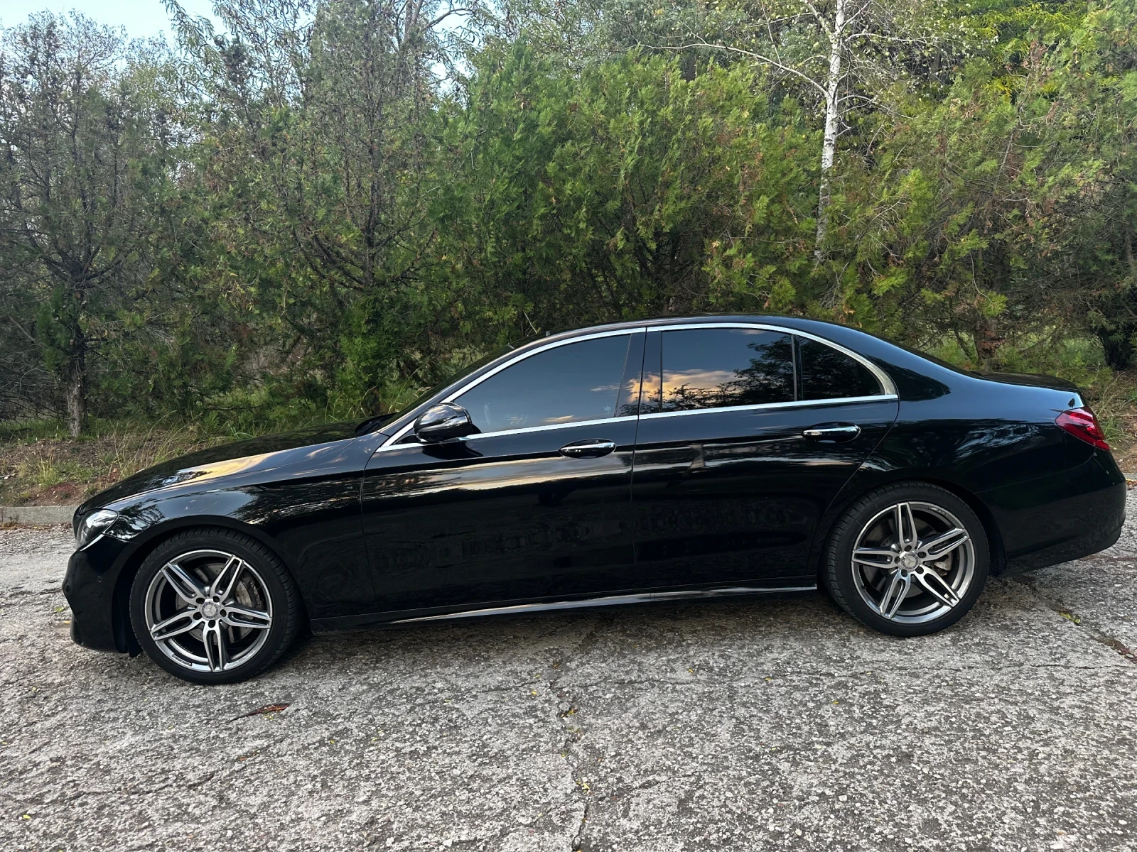 Mercedes-Benz E 400 4Matic AMG line, 156000 км, Dist. MultiBeam, Full - изображение 5 | Auto.bg Mercedes-Benz E 400 4Matic AMG line, 156000 км, Dist. MultiBeam, Full - изображение 5
