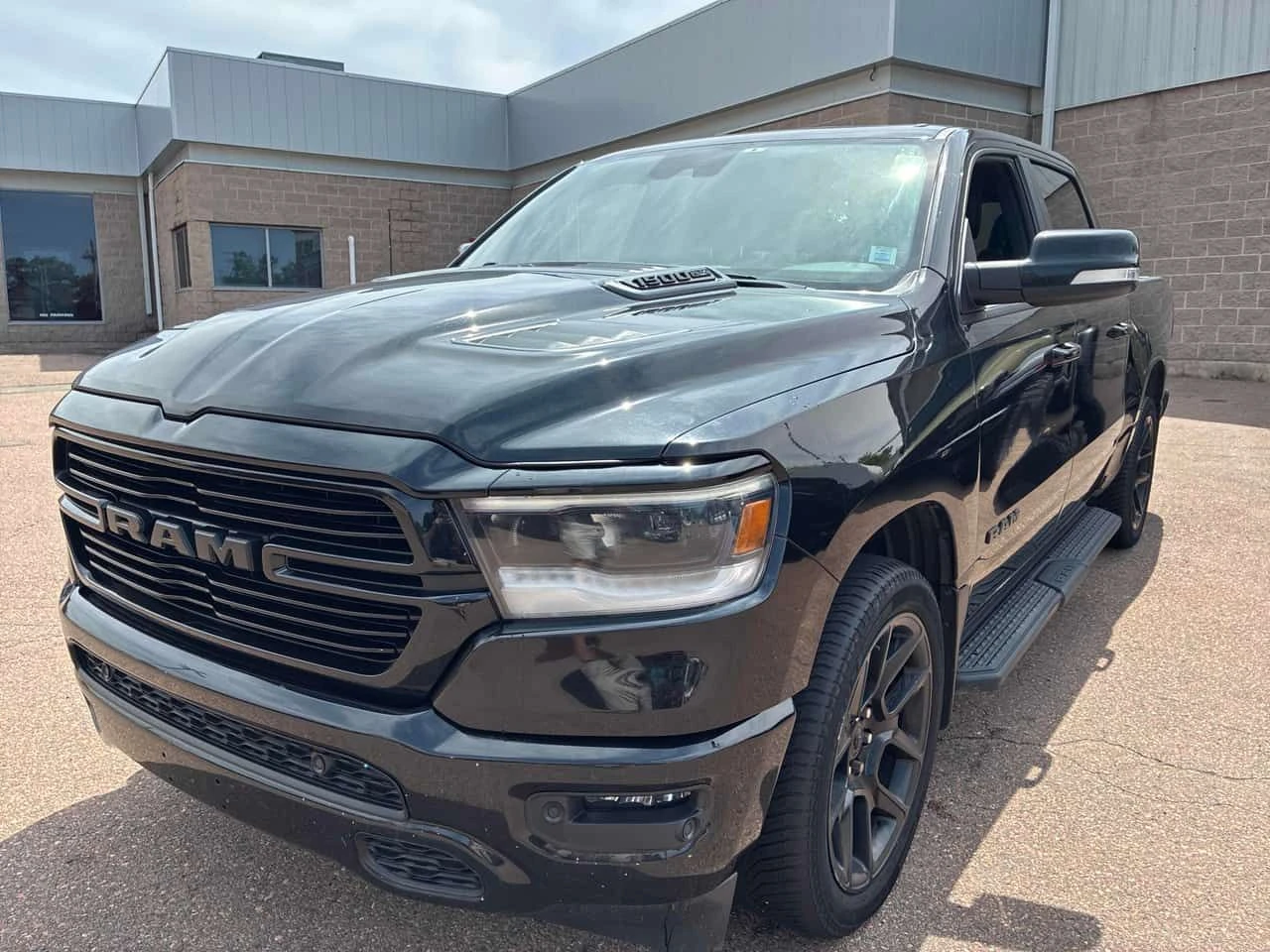 Dodge RAM 1500 Sport Пакет / Двойна Панорама / CARFAX | Auto.bg — изображение 1 Dodge RAM 1500 Sport Пакет / Двойна Панорама / CARFAX | Auto.bg — изображение 1