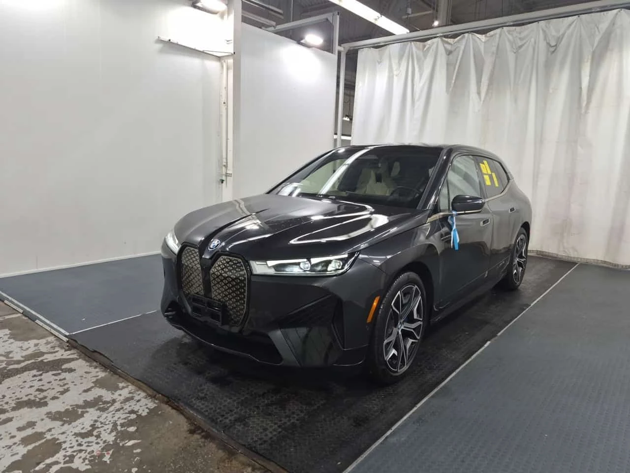 BMW iX * Sports Activity Vehicle Xdrive50 * CARFAX * | Auto.bg — изображение 1 BMW iX * Sports Activity Vehicle Xdrive50 * CARFAX * | Auto.bg — изображение 1