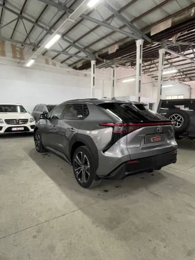 Toyota bZ4X BEV/218HP/360/JBL/Обдух/Led/Kless/4x4/ГАРАНЦИЯ!!! - 79900 лв. / 40852.22 € - 67786940 6 | Car24.bg Toyota bZ4X BEV/218HP/360/JBL/Обдух/Led/Kless/4x4/ГАРАНЦИЯ!!! - 79900 лв. / 40852.22 € - 67786940 6