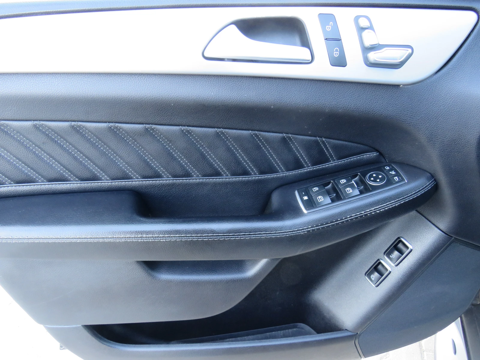 Mercedes-Benz GLE 350 COUPE* AMG PACK 9G 360 PANORAMA*  - изображение 10 | Auto.bg Mercedes-Benz GLE 350 COUPE* AMG PACK 9G 360 PANORAMA*  - изображение 10