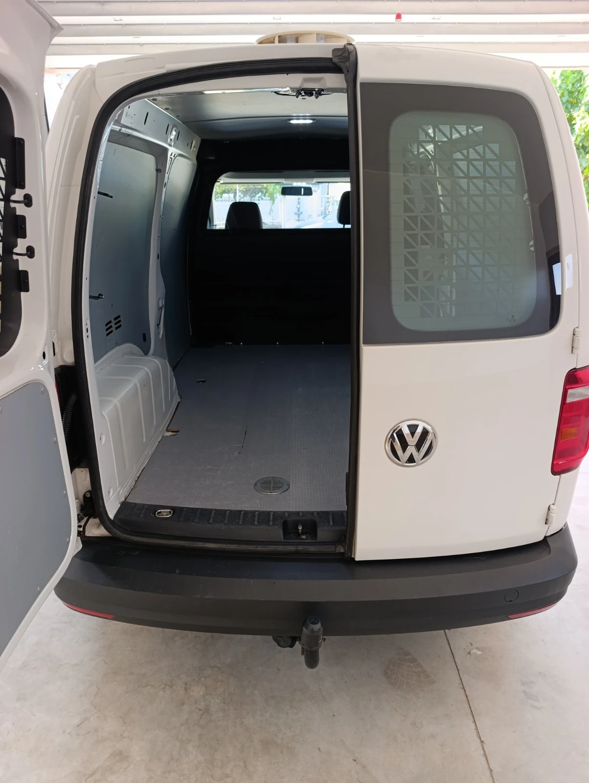 VW Caddy Maxi Cargo3.7 m3 - изображение 8 | Auto.bg VW Caddy Maxi Cargo3.7 m3 - изображение 8