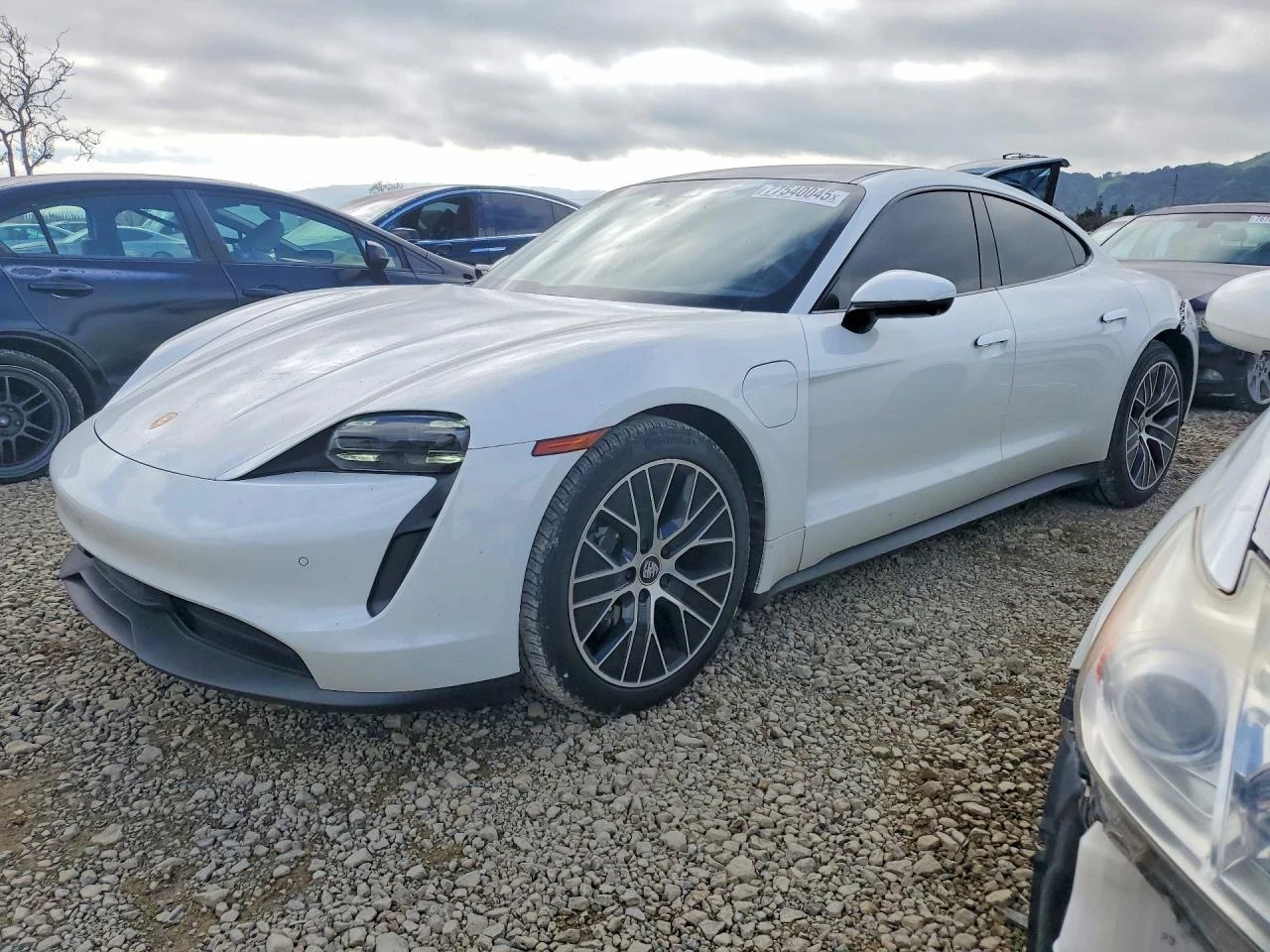 Porsche Taycan undefined | Auto.bg — изображение 1 Porsche Taycan undefined | Auto.bg — изображение 1