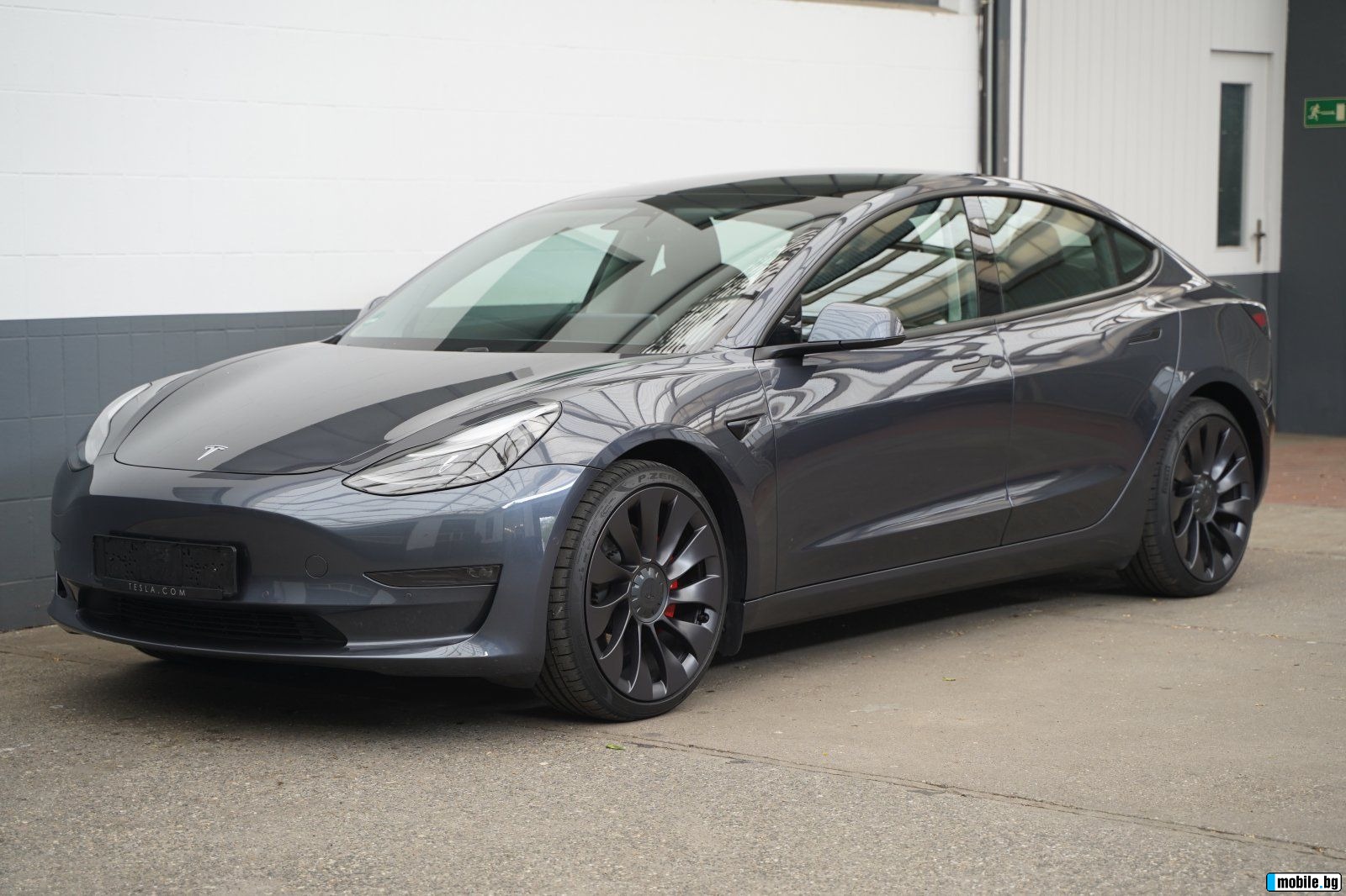     Tesla Model 3 Performance