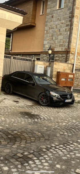 ����� �� �������� �� Mercedes-Benz E 500 E 500 V8 BITURBO 4MATIC