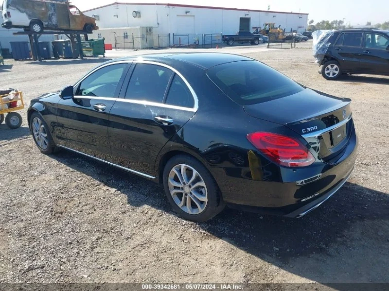 Mercedes-Benz C 300, снимка 3 - Автомобили и джипове - 48798567