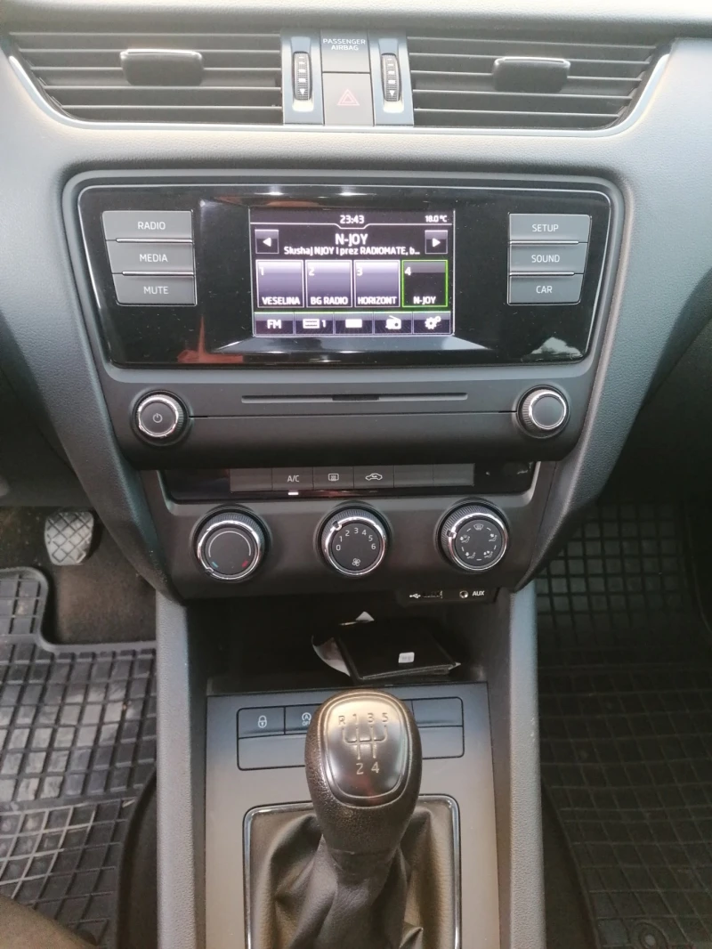 Skoda Octavia, снимка 10 - Автомобили и джипове - 51360946