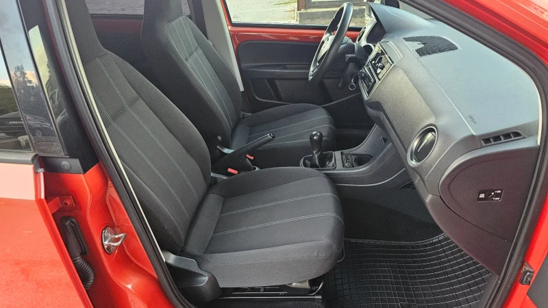 VW Up 1.0i euro6, снимка 9 - Автомобили и джипове - 53263850