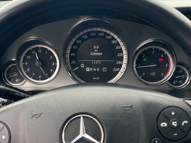 Mercedes-Benz E 250 2.2 / 204 к.с. AVANGARDE, Rear Entertaiment Pack, снимка 15 - Автомобили и джипове - 53369052