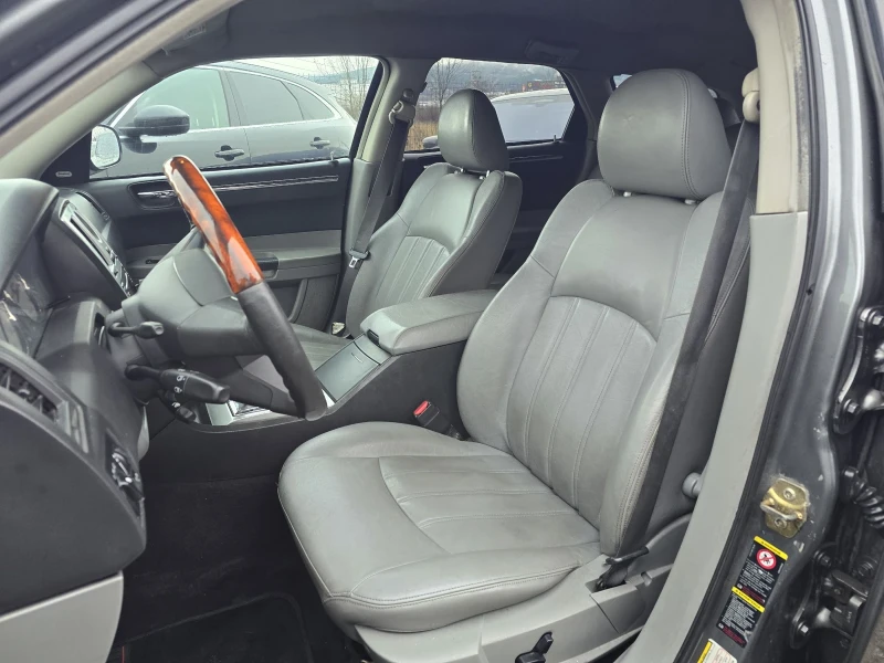 Chrysler 300c 3.0CRD, снимка 8 - Автомобили и джипове - 53370909