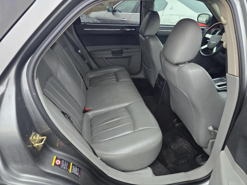 Chrysler 300c 3.0CRD, снимка 11 - Автомобили и джипове - 53370909