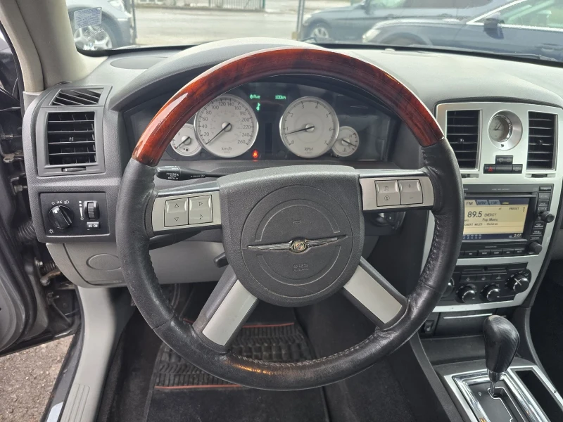 Chrysler 300c 3.0CRD, снимка 9 - Автомобили и джипове - 53370909