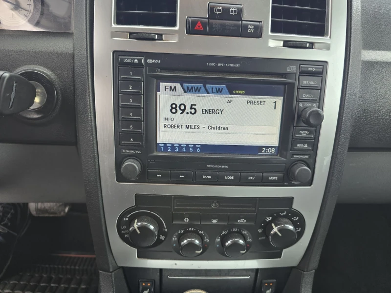 Chrysler 300c 3.0CRD, снимка 15 - Автомобили и джипове - 53370909