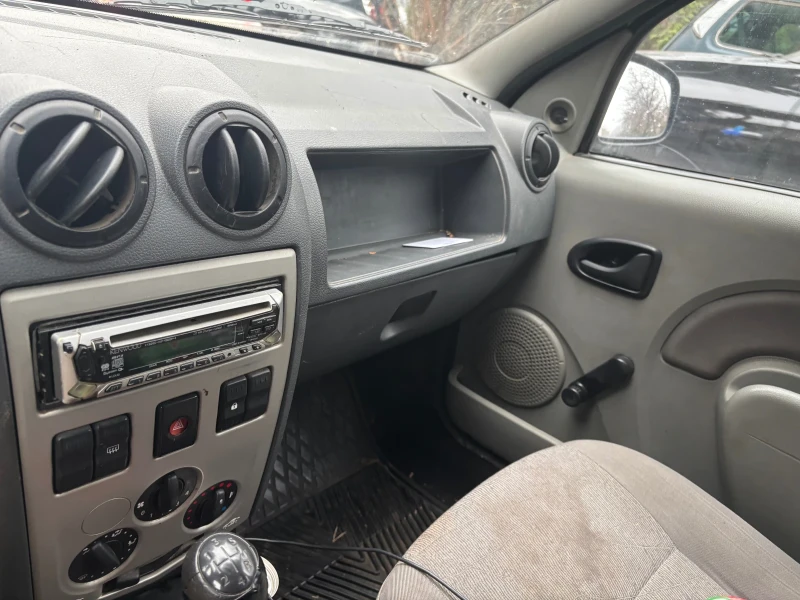 Dacia Logan, снимка 4 - Автомобили и джипове - 53464500