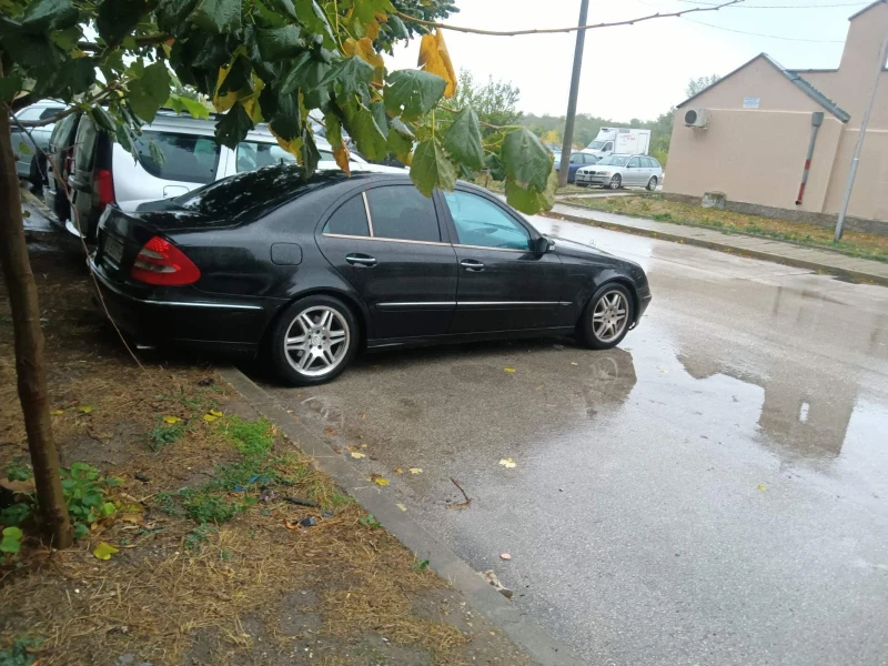Mercedes-Benz E 270, снимка 4 - Автомобили и джипове - 53540638