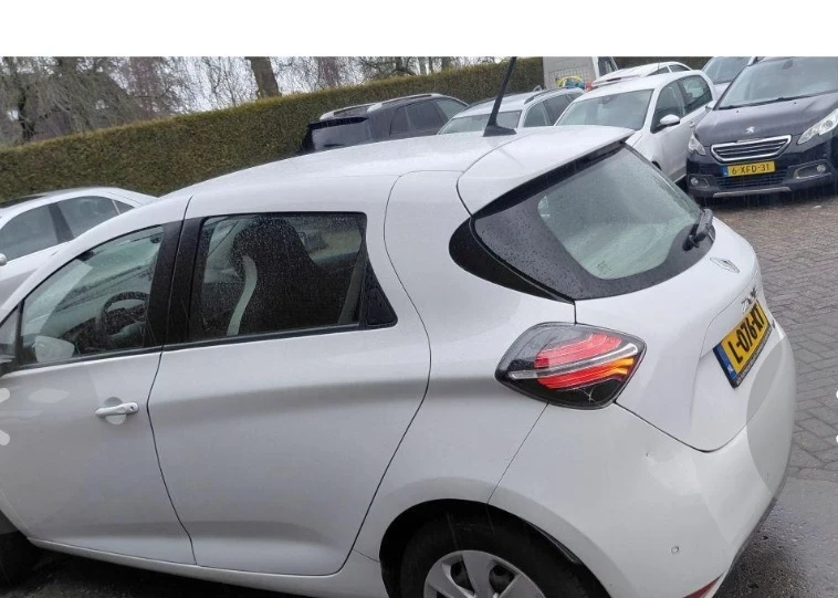 Renault Zoe r110 life с 3мес гаранция на батерия и мотор, снимка 3 - Автомобили и джипове - 54388297