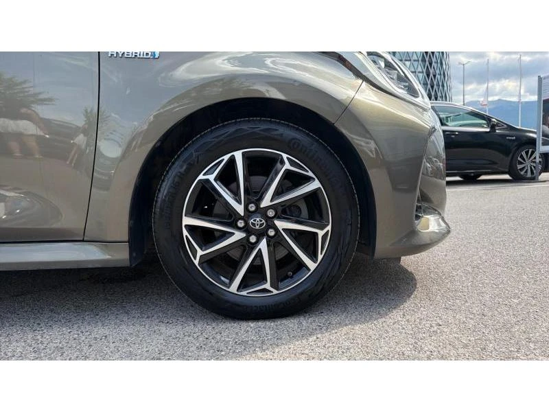 Toyota Yaris 1.5HSD LOUNGE, снимка 16 - Автомобили и джипове - 54862568