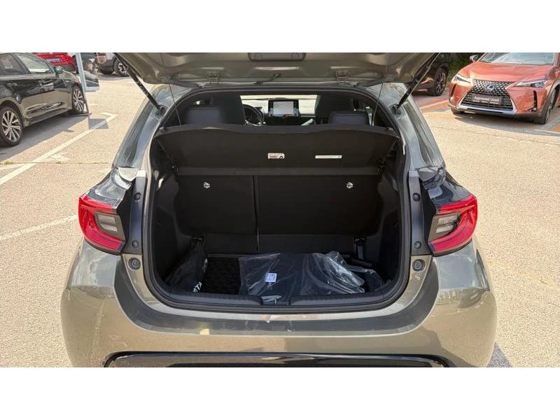 Toyota Yaris 1.5HSD LOUNGE, снимка 10 - Автомобили и джипове - 54862568