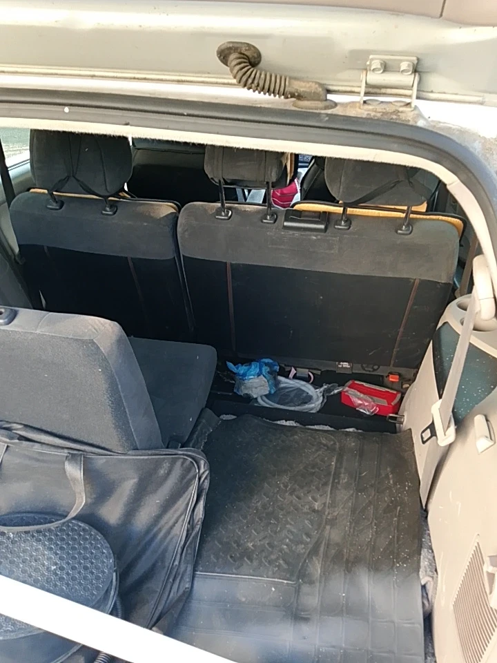 Mitsubishi Grandis 2.4 бензин, снимка 5 - Автомобили и джипове - 55645979